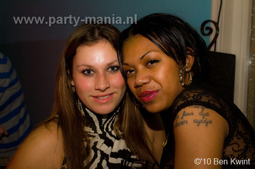 110108_009_it's_all_about_friends_partymania