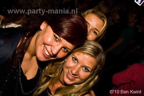 110108_027_it's_all_about_friends_partymania
