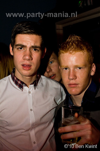 110108_066_it's_all_about_friends_partymania