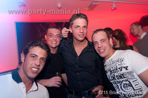 110129_026_secret_saturday_partymania