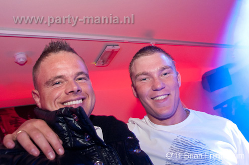 110129_031_secret_saturday_partymania