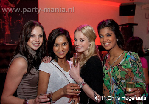 110211_017_adha_partymania