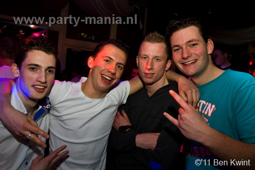 110211_033_maximaal_partymania