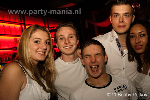 110225_092_maximaal_leparis_partymania