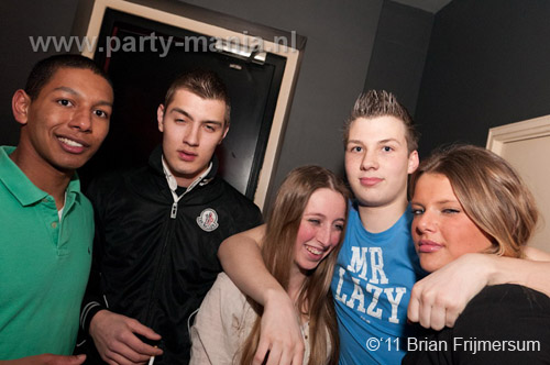 110303_091_punk_leparis_partymania