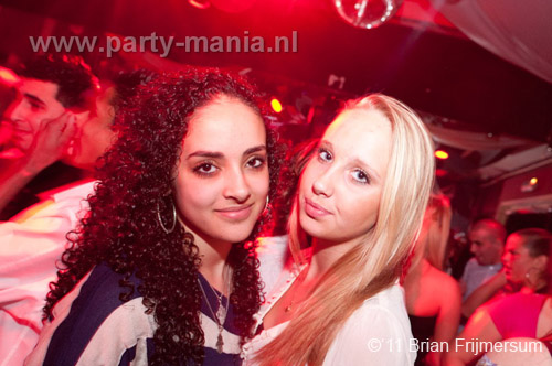 110303_095_punk_leparis_partymania