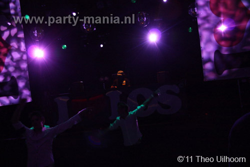 110305_021_ilovelos_paardvantroje_partymania