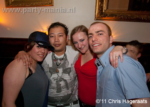 110402_057_de_dans_taveerne_partymania_denhaag