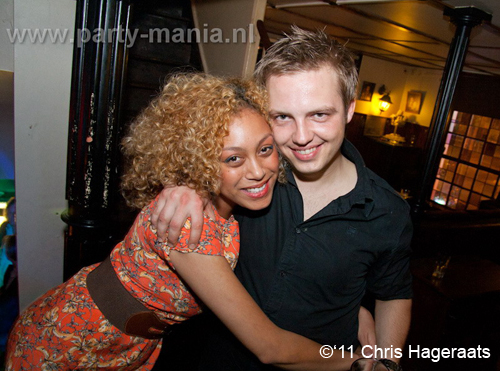 110402_061_de_dans_taveerne_partymania_denhaag