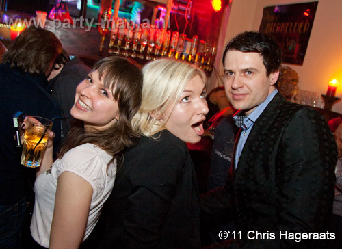 110402_067_de_dans_taveerne_partymania_denhaag