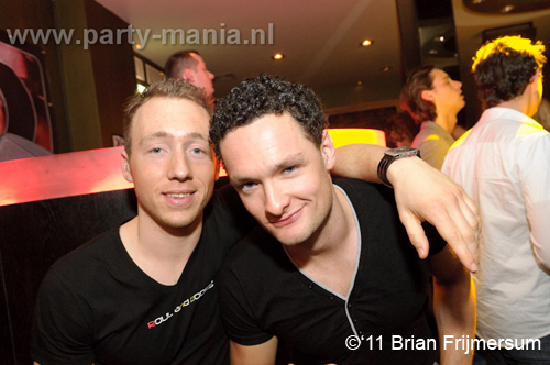 110409_019_defected_in_the_house_millers_partymania_denhaag