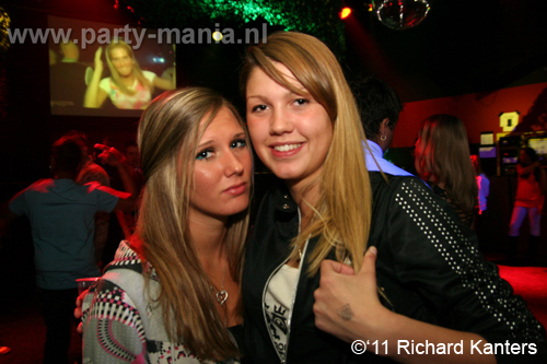 110416_005_beukgevaar_bazart_partymania_denhaag