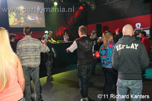 110416_011_beukgevaar_bazart_partymania_denhaag