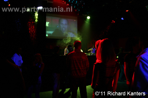 110416_014_beukgevaar_bazart_partymania_denhaag