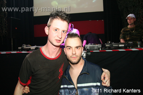 110416_021_beukgevaar_bazart_partymania_denhaag