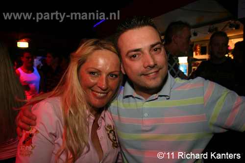 110416_027_beukgevaar_bazart_partymania_denhaag