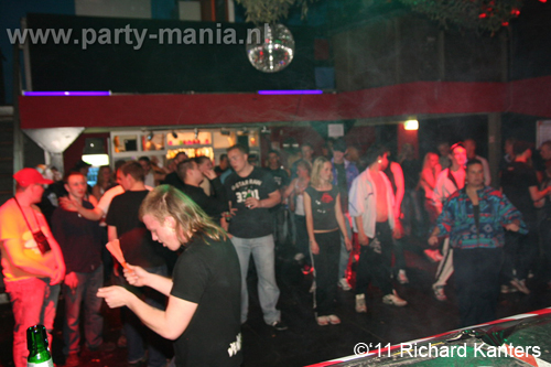 110416_032_beukgevaar_bazart_partymania_denhaag