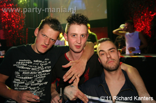 110416_040_beukgevaar_bazart_partymania_denhaag