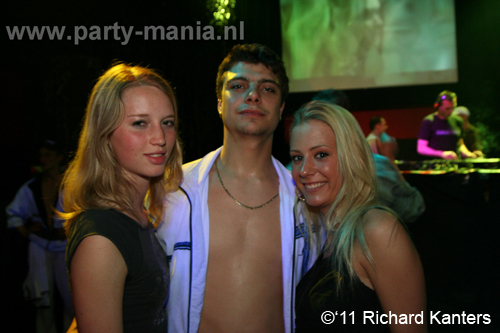 110416_041_beukgevaar_bazart_partymania_denhaag