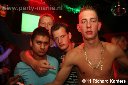 110416_047_beukgevaar_bazart_partymania_denhaag