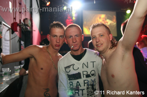 110416_050_beukgevaar_bazart_partymania_denhaag