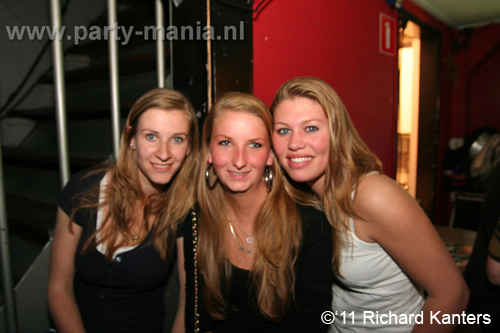 110416_051_beukgevaar_bazart_partymania_denhaag