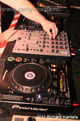 110416_069_beukgevaar_bazart_partymania_denhaag