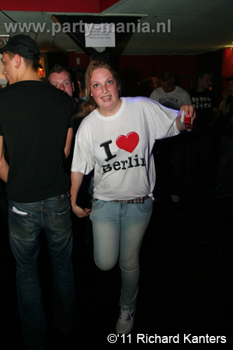 110416_075_beukgevaar_bazart_partymania_denhaag