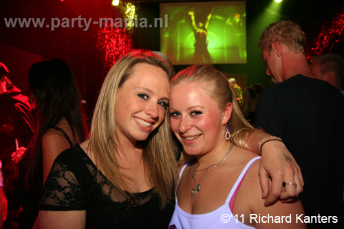 110416_076_beukgevaar_bazart_partymania_denhaag