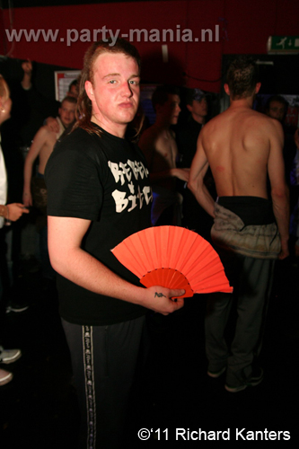 110416_086_beukgevaar_bazart_partymania_denhaag