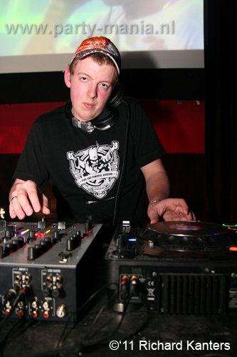 110416_089_beukgevaar_bazart_partymania_denhaag