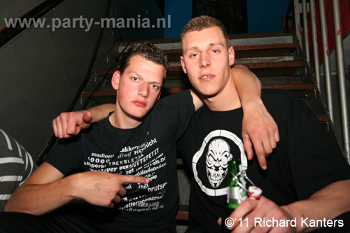 110416_095_beukgevaar_bazart_partymania_denhaag