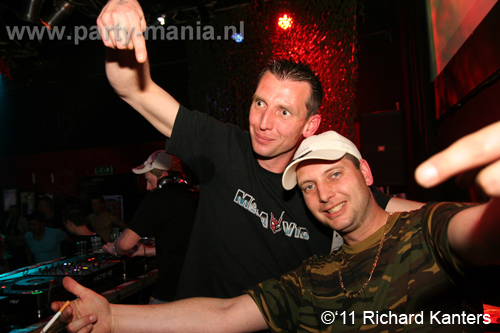 110416_101_beukgevaar_bazart_partymania_denhaag