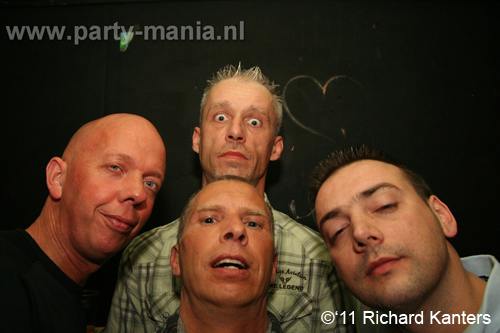 110416_122_beukgevaar_bazart_partymania_denhaag