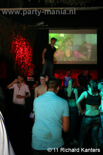 110416_160_beukgevaar_bazart_partymania_denhaag