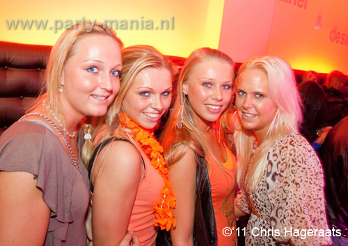 110429_080_luden_partymania_denhaag