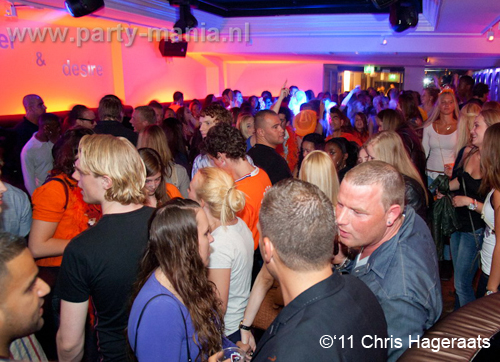 110429_085_luden_partymania_denhaag