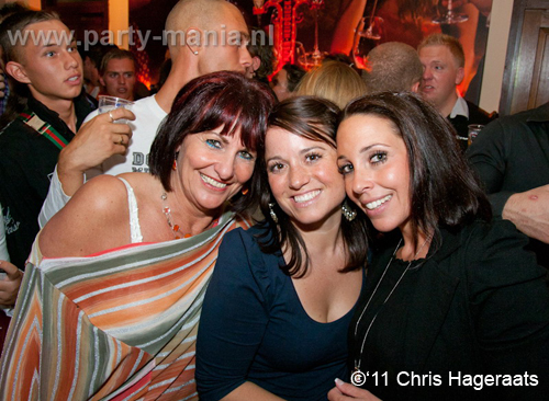 110429_092_luden_partymania_denhaag