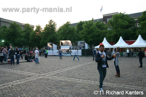 110429_012_life_i_live_partymania_denhaag