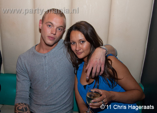 110528_055_manjefiek_club_leparis_partymania_denhaag