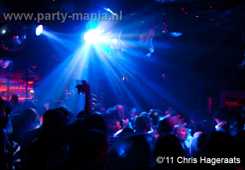 110528_078_manjefiek_club_leparis_partymania_denhaag