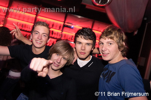 110603_010_maximaal_club_leparis_partymania_denhaag