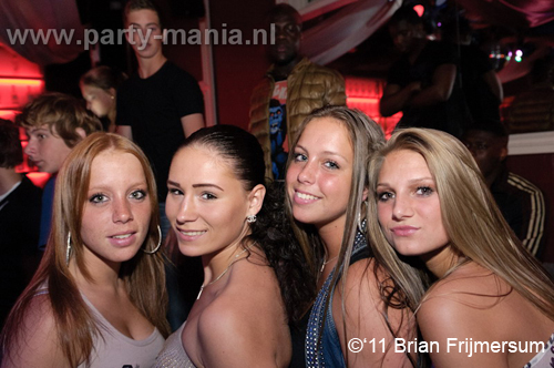 110603_012_maximaal_club_leparis_partymania_denhaag