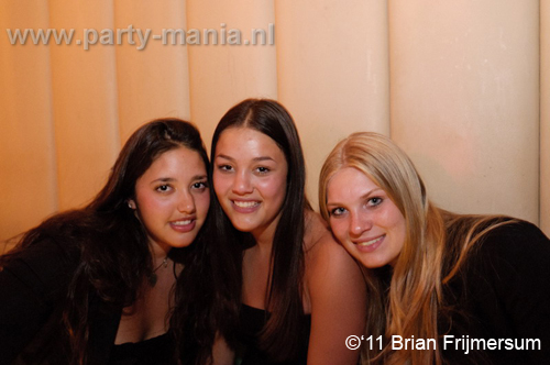 110603_023_maximaal_club_leparis_partymania_denhaag