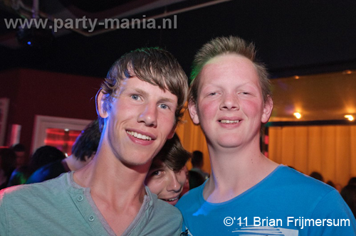 110603_030_maximaal_club_leparis_partymania_denhaag