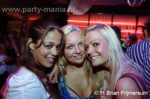 110603_042_maximaal_club_leparis_partymania_denhaag