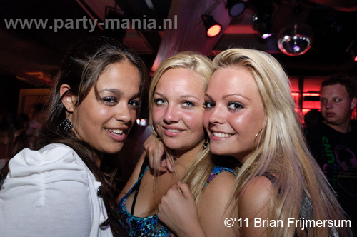 110603_043_maximaal_club_leparis_partymania_denhaag