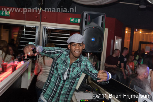 110603_045_maximaal_club_leparis_partymania_denhaag