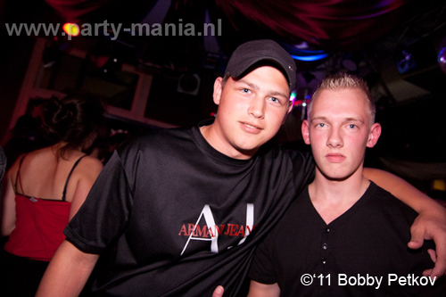 110617_002_maximaal_club_leparis_partymania_denhaag