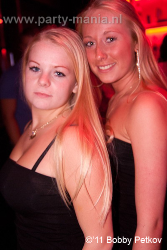 110617_003_maximaal_club_leparis_partymania_denhaag